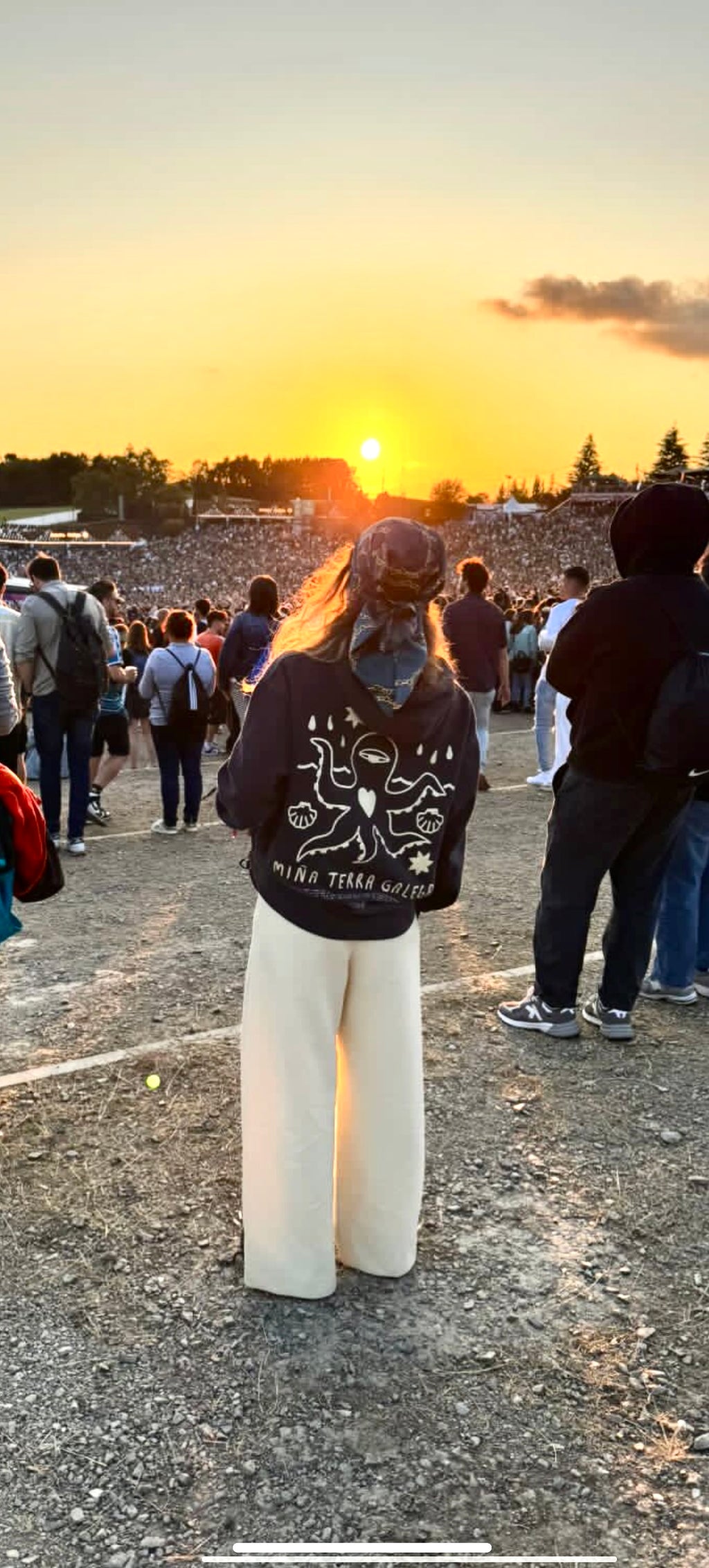 Sudadera Miña Terra azul oscura capucha