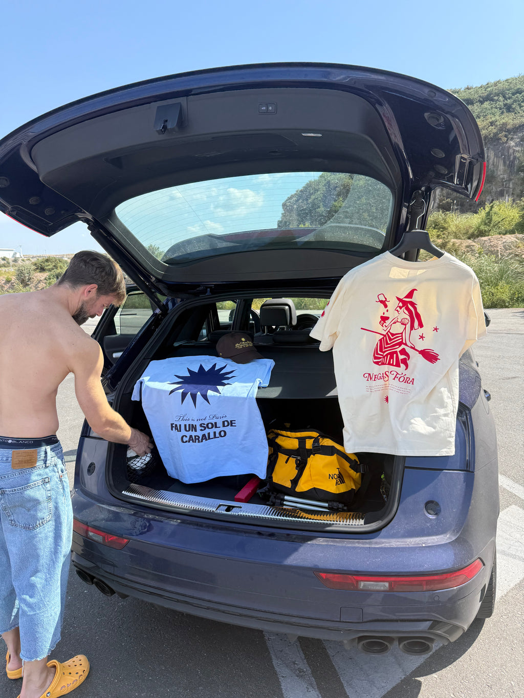 Camiseta azul fai un sol de carallo