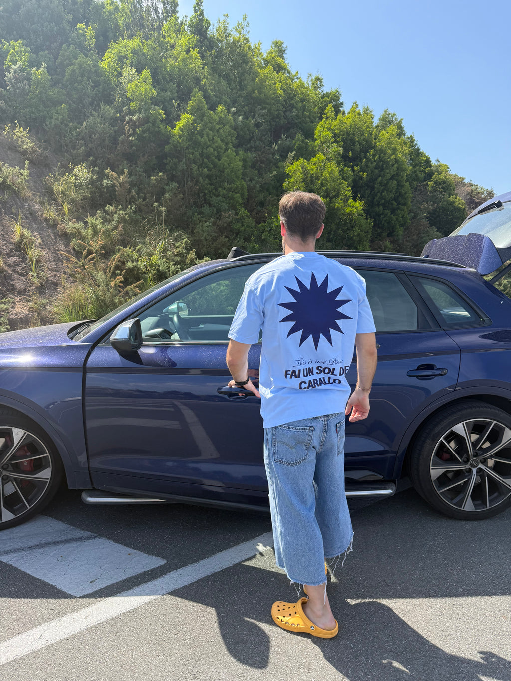 Camiseta azul fai un sol de carallo