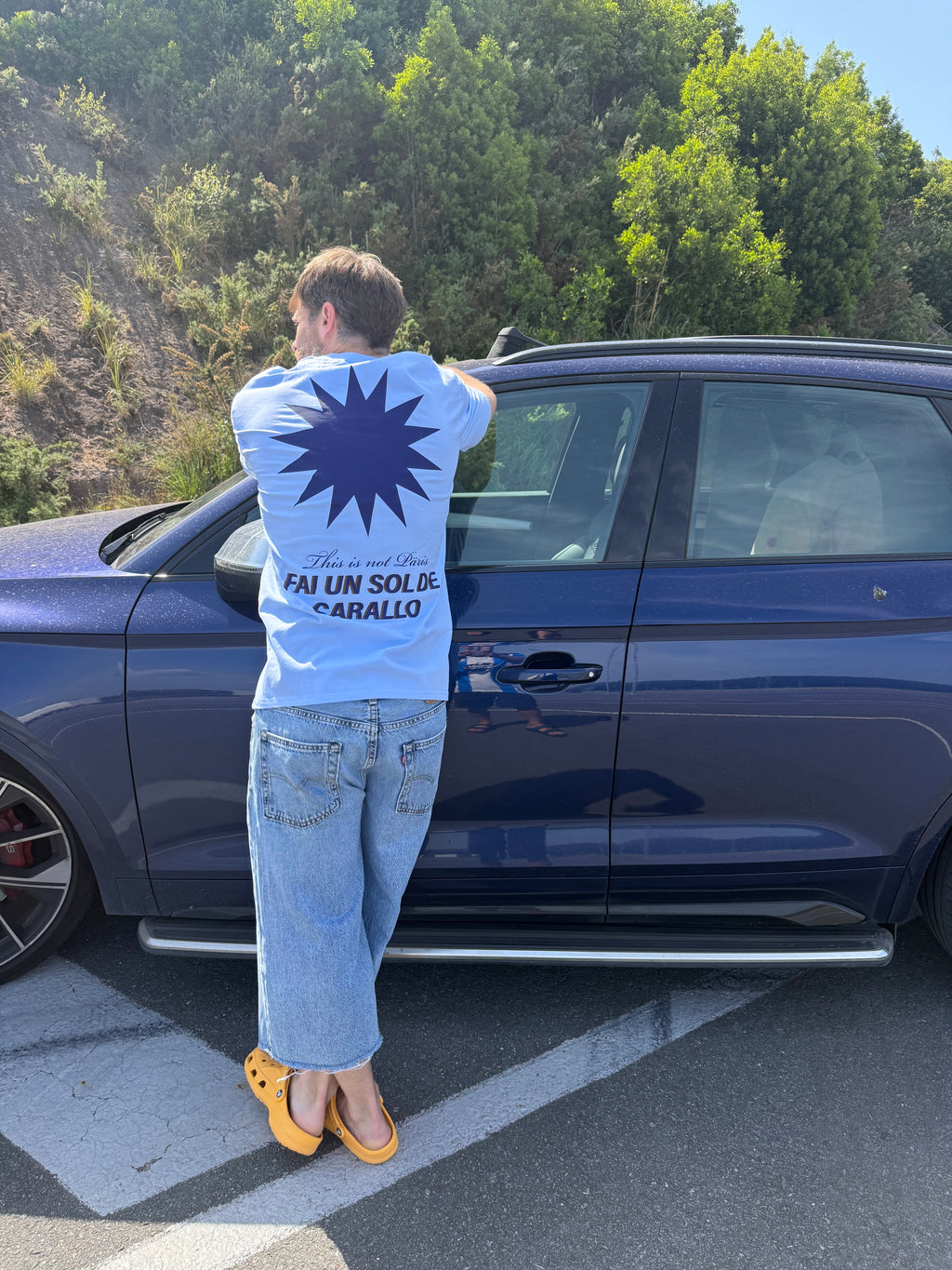 Camiseta azul fai un sol de carallo